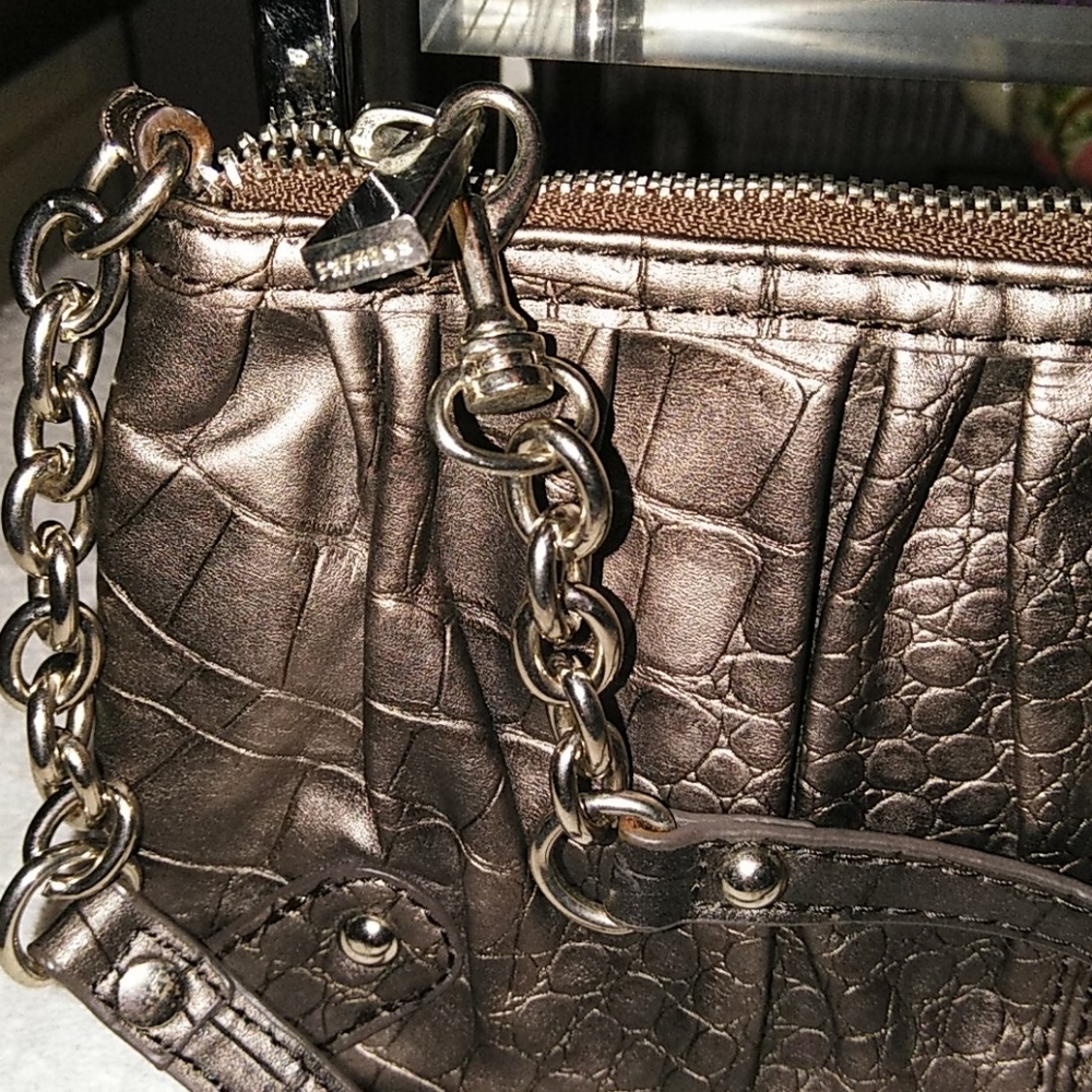 Express Wristlet - Picture 3 of 8
